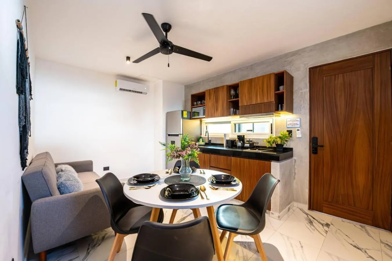 1 Bedroom Apt W Rooftop Pool Walk To Beach 5Th Ave Playa del Carmen 0*,