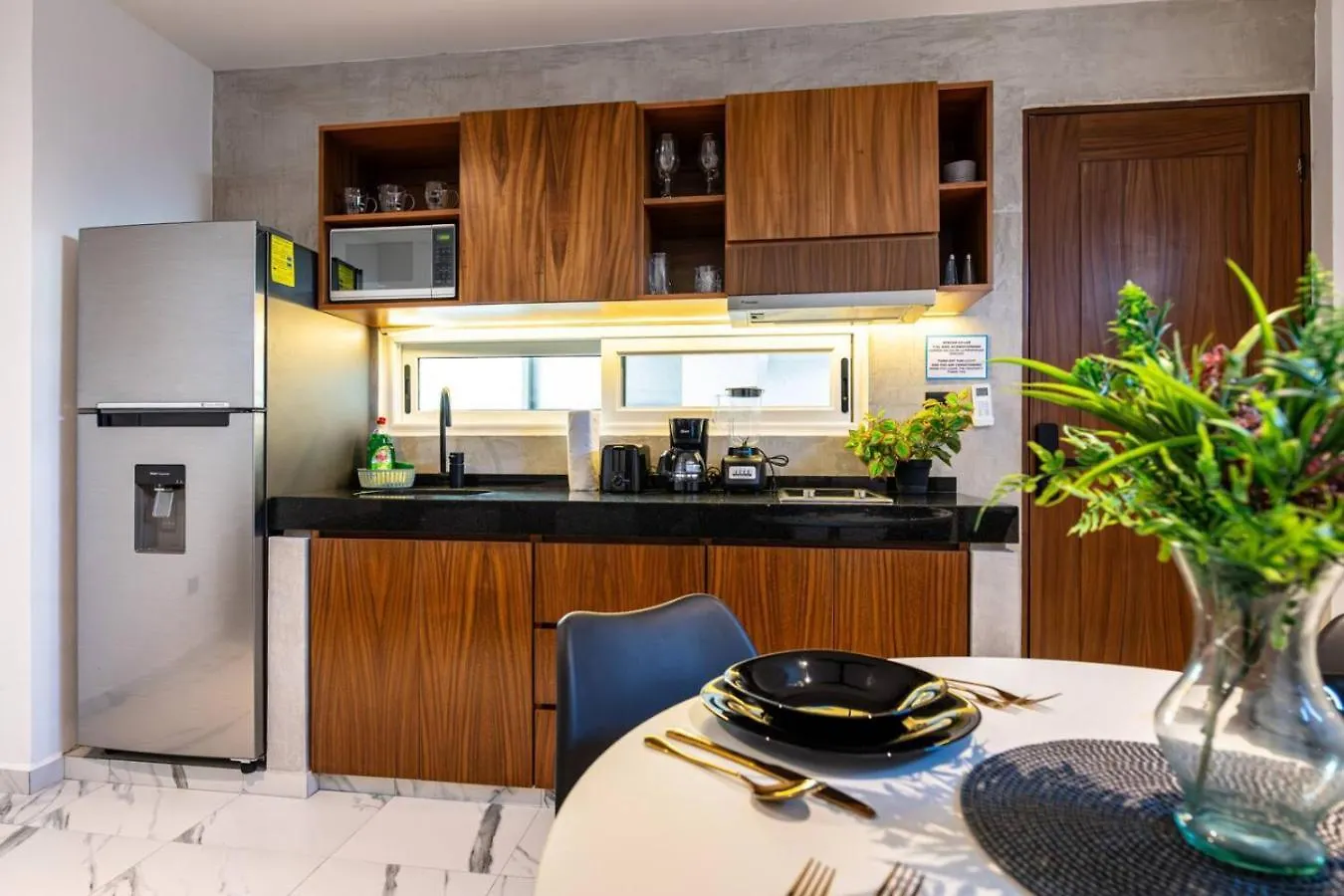 1 Bedroom Apt W Rooftop Pool Walk To Beach 5Th Ave Playa del Carmen México